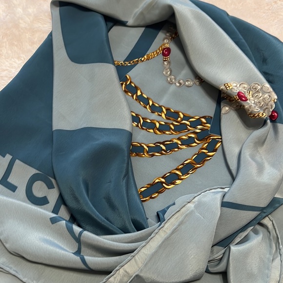 Chanel silk scarf Lady COCO vintage - Picture 1 of 9
